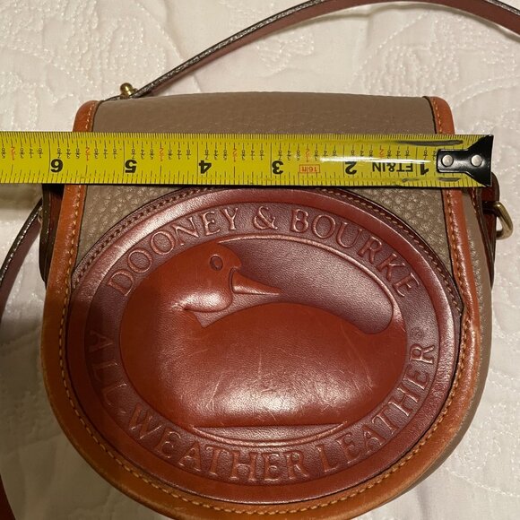 Vintage Dooney & Bourke Big Duck Crossbody handbag damage on strap - Picture 7 of 11